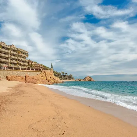 Tossa De Mar Beach