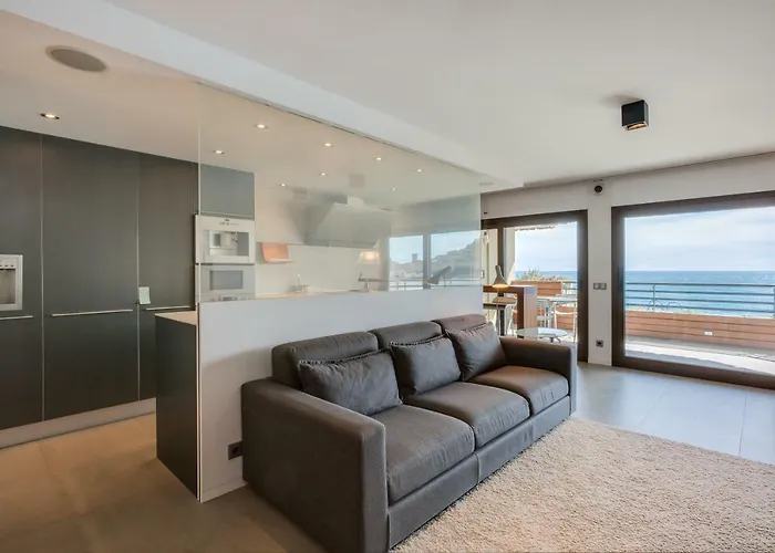 Tossa De Mar Beach *